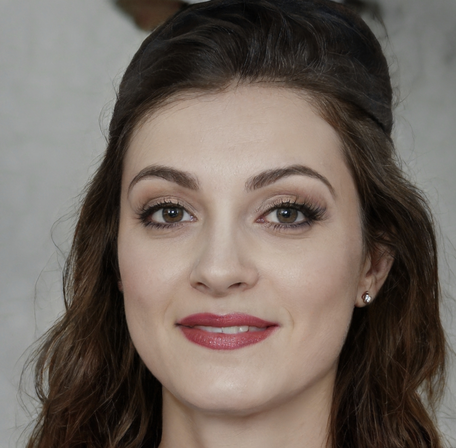 Dilara Gökçe – baş editör, yazar, 32 yaşında.